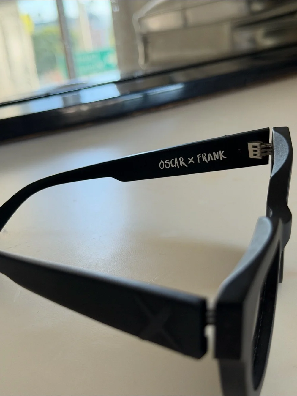 Oscar x Frank Matte Black Round Cat-Eye Sunglasses - Picture 3 of 4